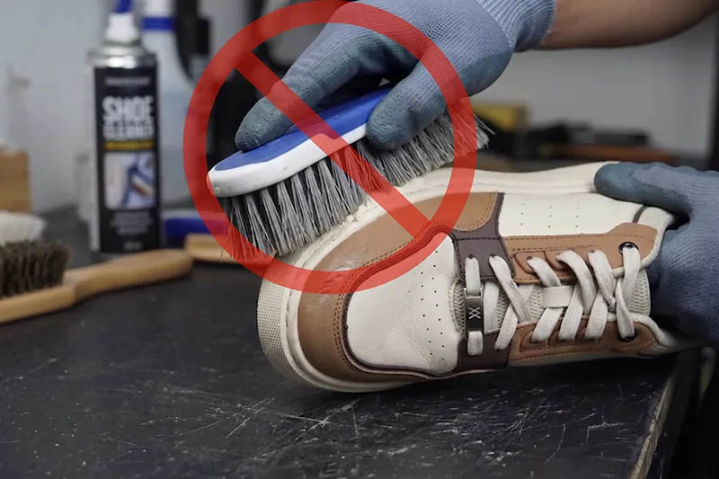 sai-lam-khi-cha-xat-manh-be-mat-da-giay