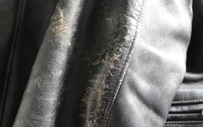 Khăn ướt có vô hại cho đồ da 31