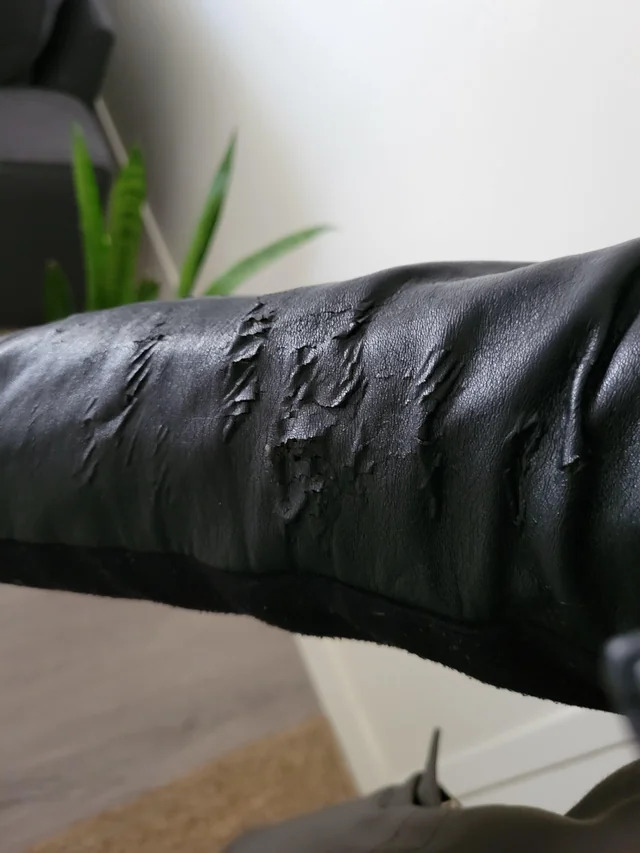 is-this-peeling-leather-jacket-fixable-v0-blpwc0y1hsoa1