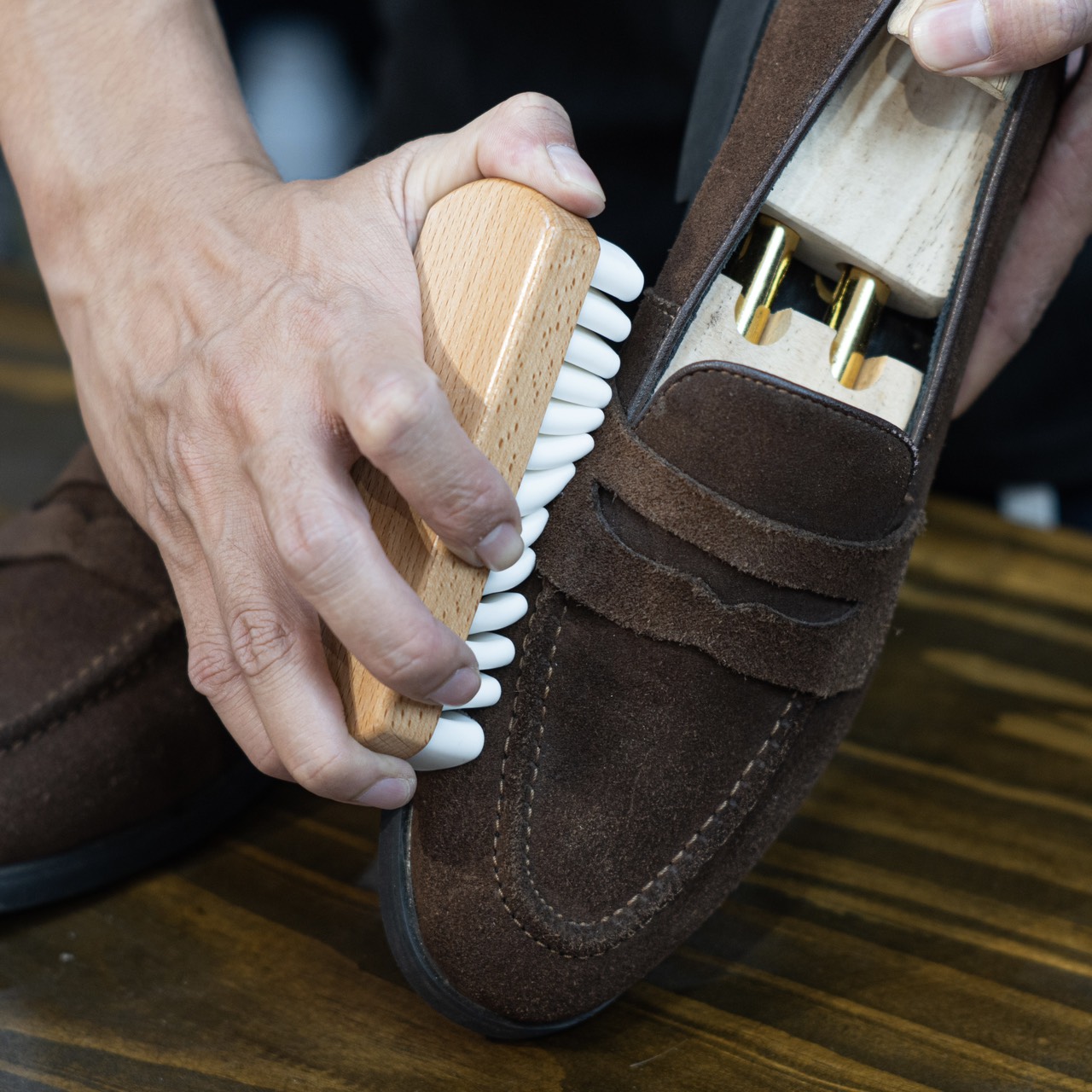 Bàn Chải Cao Su Non Làm Sạch Da Lộn, Da Nubuck Chuyên Dụng - Shoes Up Suede  Cleaning Rubber Brush