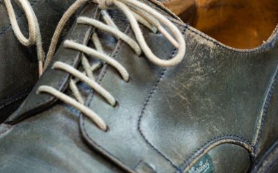 Những sai lầm phổ biến khi tự chăm gi&agrave;y da tại nh&agrave;