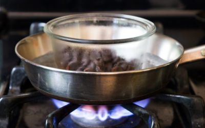 Hộp xi đánh giày bị khô phải làm sao? Đừng bao giờ dùng cồn 90°!